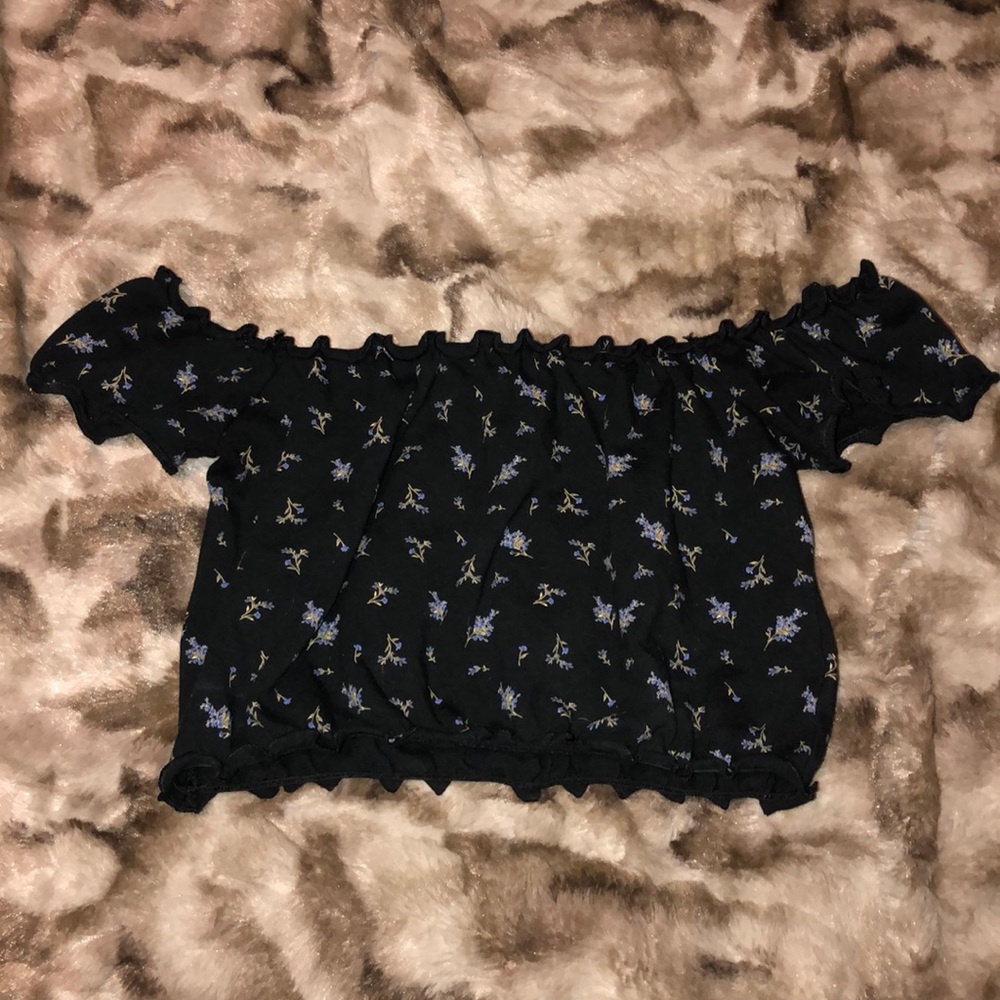FOREVER 21 off the shoulder top
